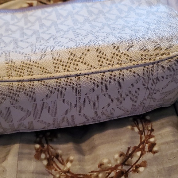 Michael kors handbag - Picture 8 of 14